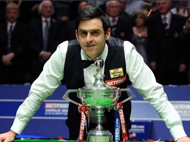 安东尼在右 安东尼在右